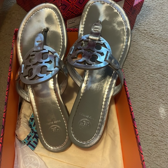 TB silver sandals - Picture 6 of 6